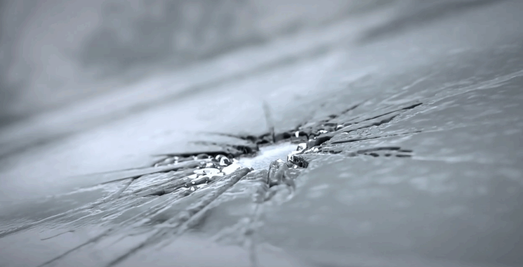 Zakaj je potrebno popraviti poškodovano avto steklo? 2 - Carglass® Slovenija led